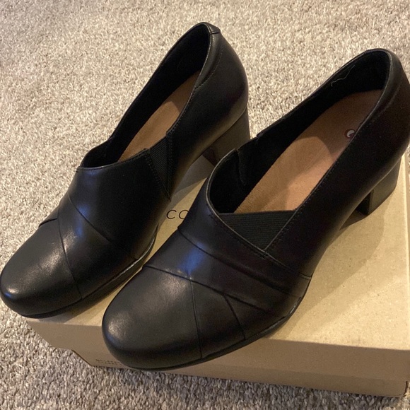 Clark shoes comfortable size 8.5 - Picture 1 of 4